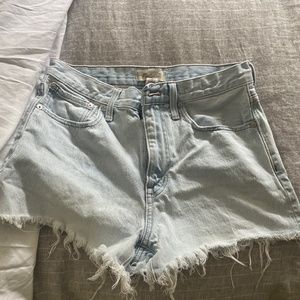 Madewell  relaxed denim shorts size 26